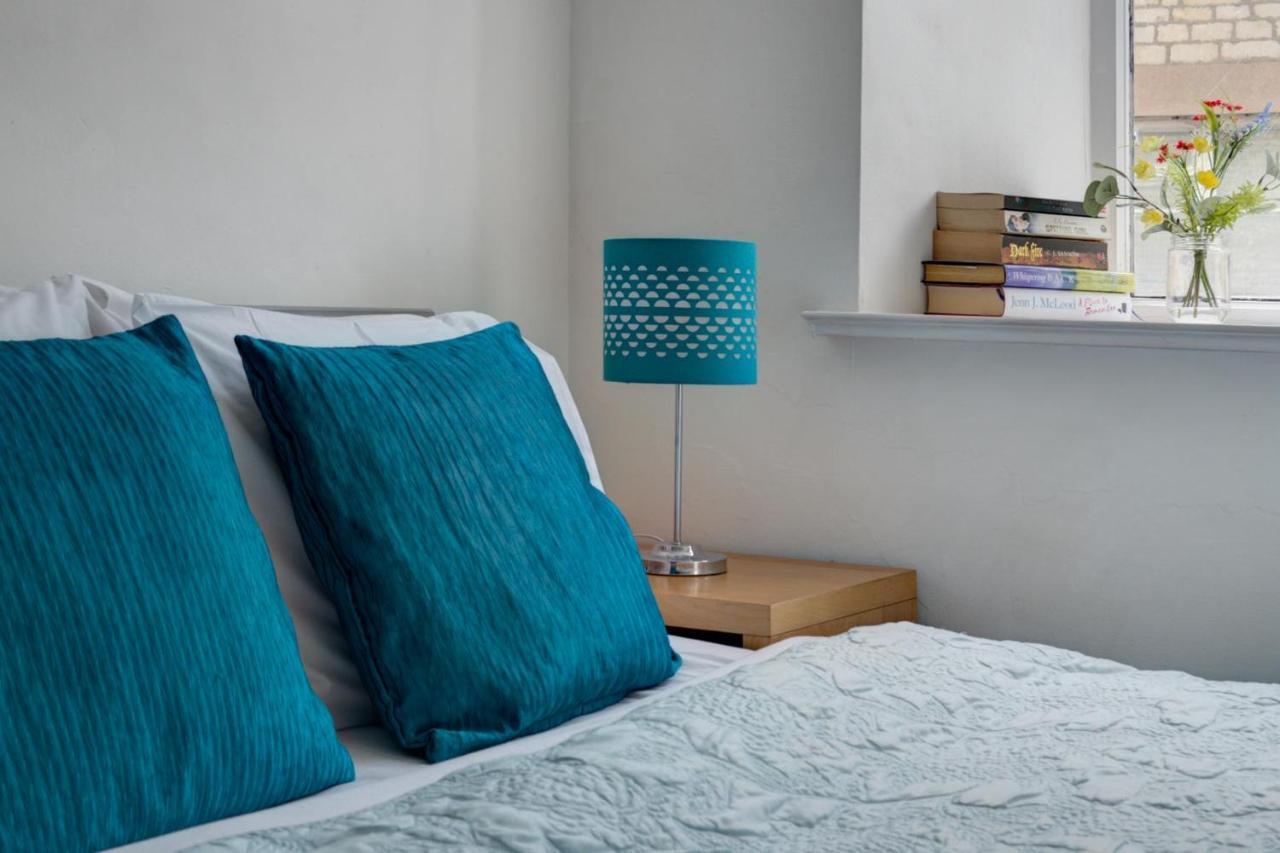 The Shop By Treetop Property Cirencester Eksteriør bilde