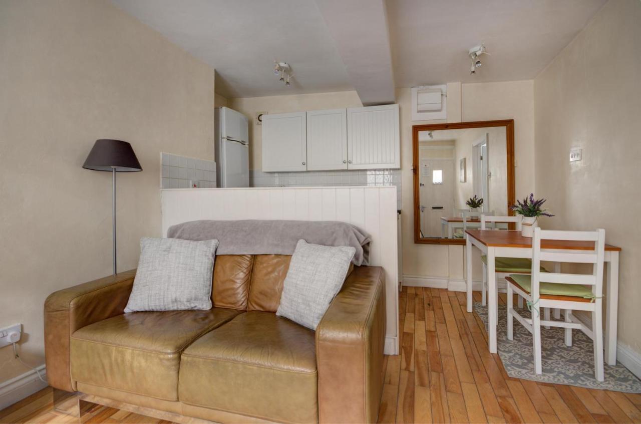 The Shop By Treetop Property Cirencester Eksteriør bilde